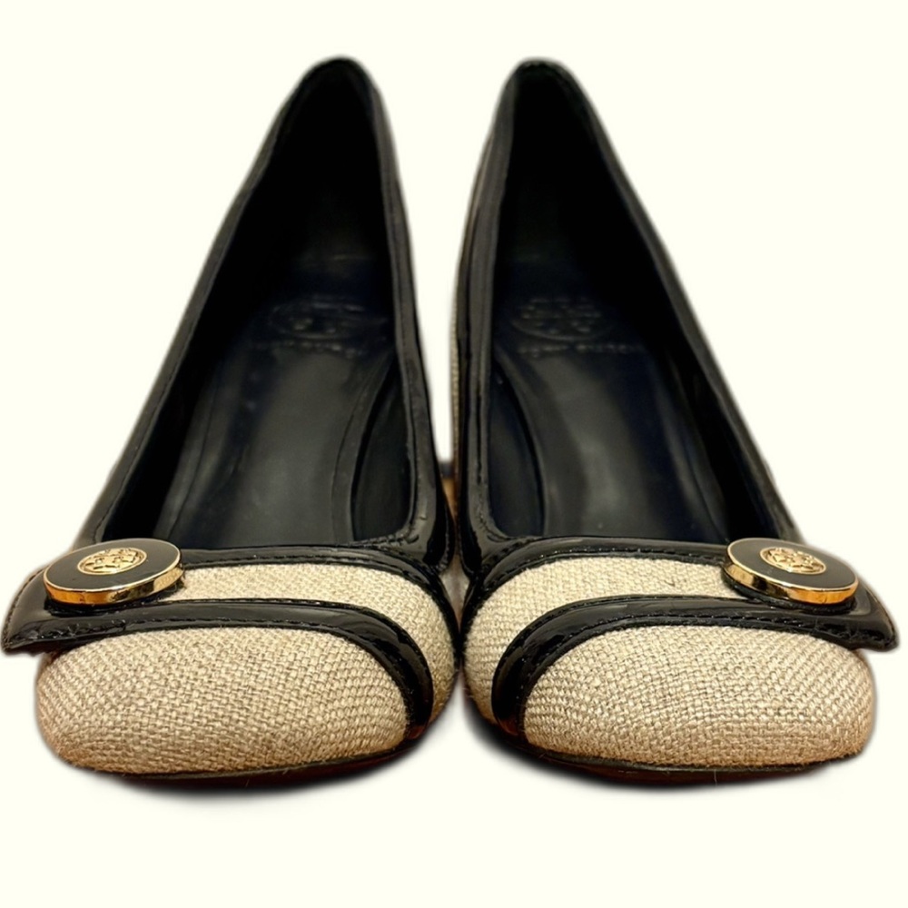 Tory Burch Beige & Black Trim Pumps with Red Block Heel - Picture 2 of 6